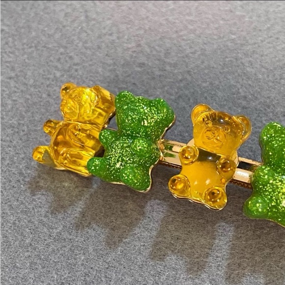 BETSEY JOHNSON Candy Gummy Bear Hair Clip NEW - Picture 3 of 7